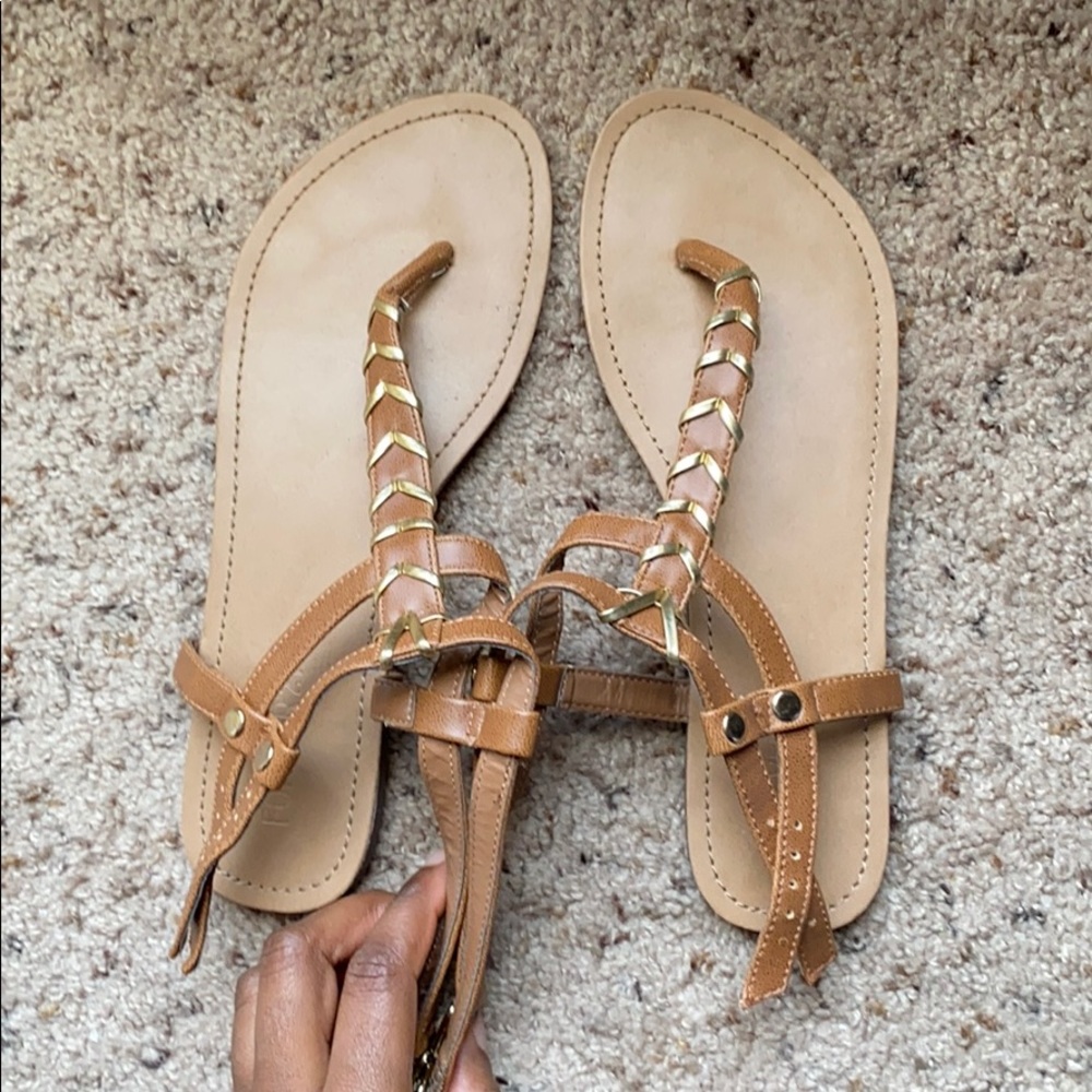 **BARELY WORN** tan and gold sandals - Picture 1 of 1